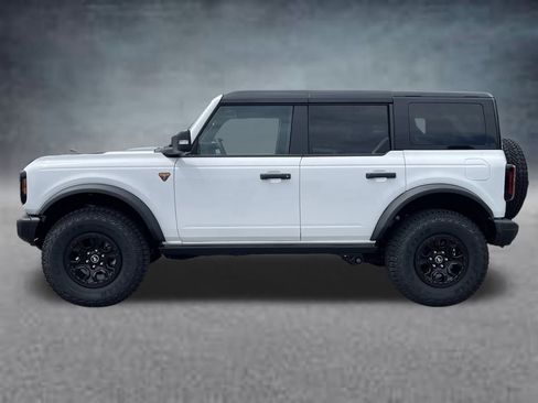 New 2025 Ford Bronco Badlands image 2