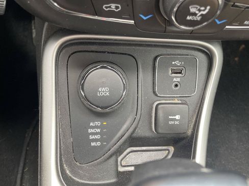 Used 2021 Jeep Compass Latitude AWD/4WD image 28