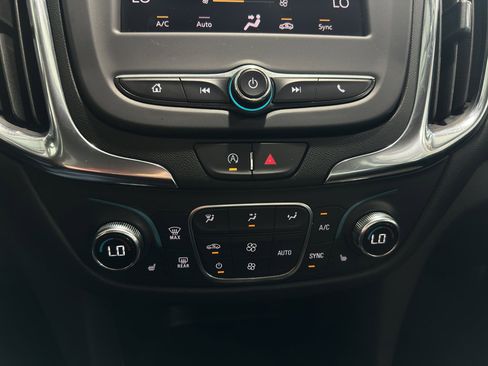 Used 2024 Chevrolet Equinox LT image 19