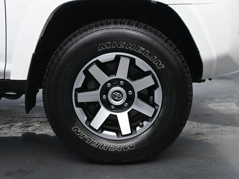 Used 2021 Toyota 4Runner SR5 image 33