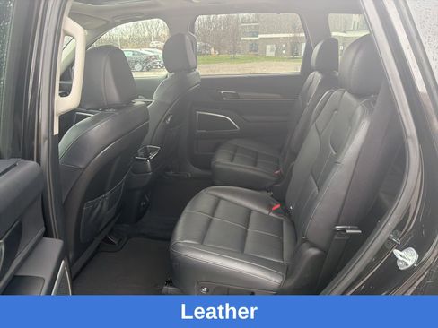 Used 2022 Kia Telluride EX w/ EX Premium Package image 18