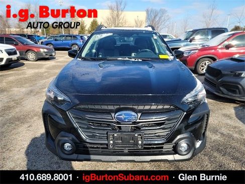 Used 2023 Subaru Outback Onyx Edition image 2