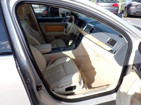 Used 2009 Lincoln MKS AWD image 10