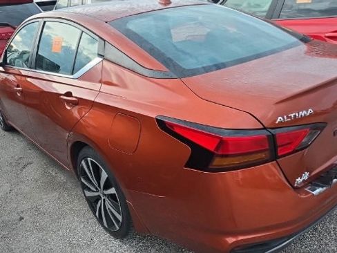 Used 2022 Nissan Altima 2.5 SR FWD image 3