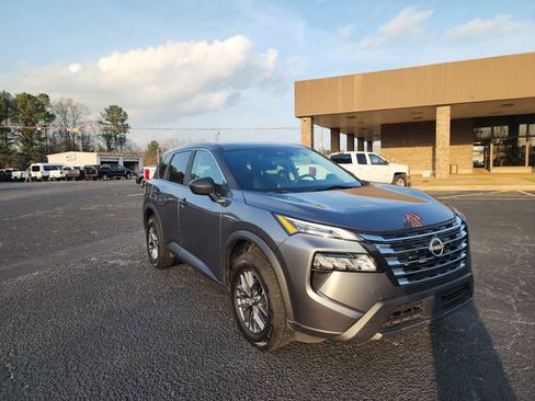 Used 2024 Nissan Rogue S image 7