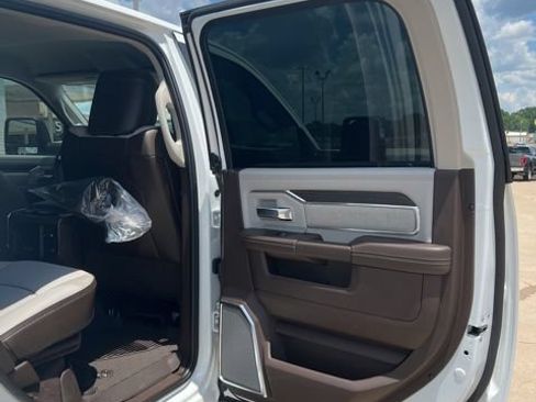 New 2026 RAM 3500 Laramie AWD/4WD image 14