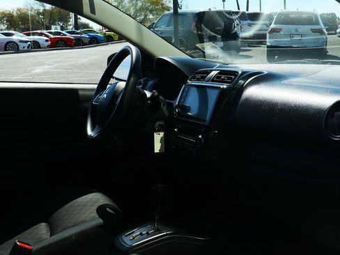 Used 2024 Mitsubishi Mirage ES image 31