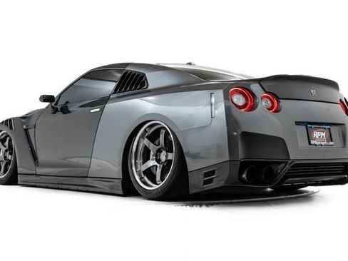 Used 2010 Nissan GT-R Premium image 10