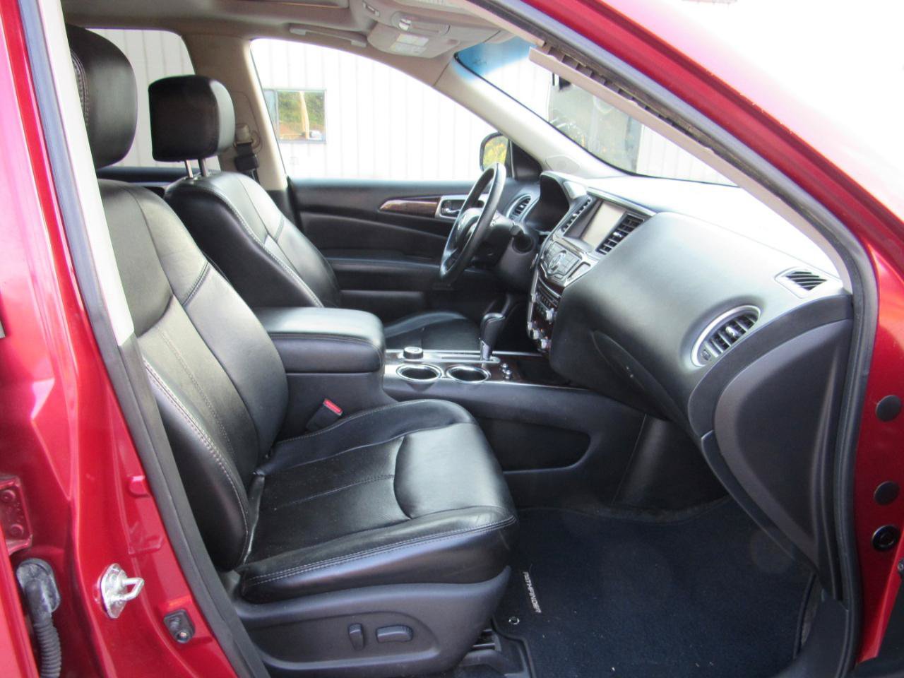 Used 2014 Nissan Pathfinder Platinum w/ Platinum Premium Package AWD/4WD image 9