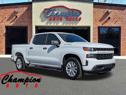 Used 2022 Chevrolet Silverado 1500 Custom w/ Safety Confidence Package image 1