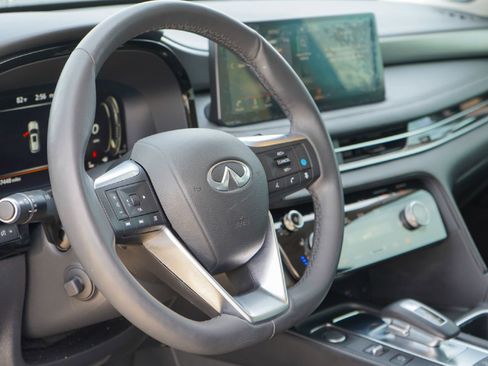 Certified 2023 INFINITI QX60 Luxe w/ Performance Audio Package image 7