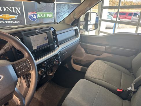Used 2025 Ford F250 XLT image 26