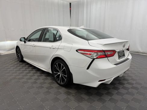 Used 2020 Toyota Camry SE FWD image 7