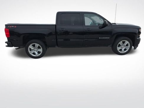 Used 2018 Chevrolet Silverado 1500 Custom w/ Custom Value Package image 8