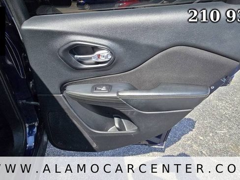 Used 2015 Jeep Cherokee Sport w/ Sport Appearance Group FWD image 23