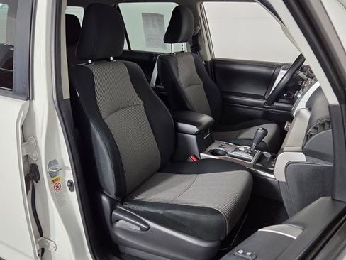 Used 2016 Toyota 4Runner SR5 image 34