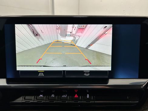 Used 2023 Chevrolet Silverado 1500 LT image 7