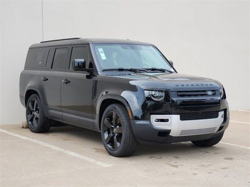 New 2024 Land Rover Defender 130 S image 2