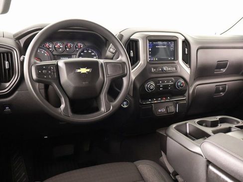 Used 2024 Chevrolet Silverado 1500 Custom image 2