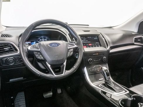 Used 2018 Ford Edge SEL w/ Equipment Group 201A AWD/4WD image 7