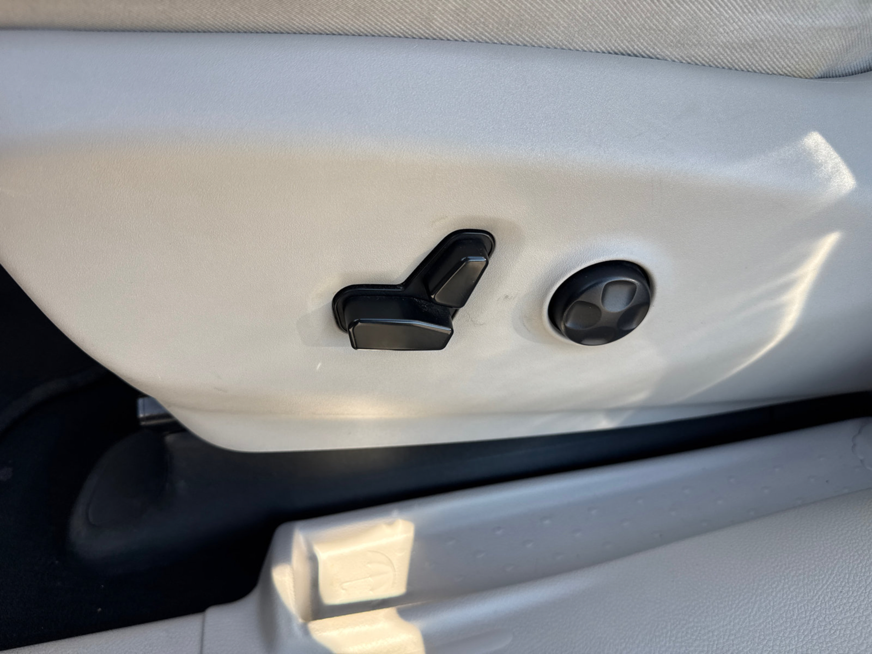 Used 2021 Chrysler Pacifica Touring-L FWD image 19