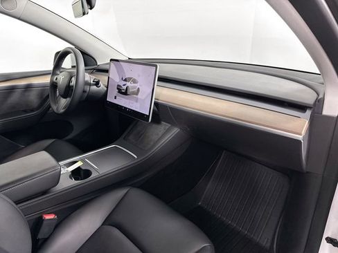 Used 2023 Tesla Model Y Long Range image 26