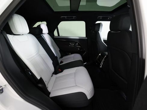 Used 2025 Land Rover Range Rover Sport Dynamic SE image 11
