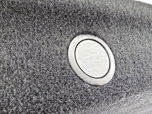 Used 2026 Tesla Model Y Long Range image 45