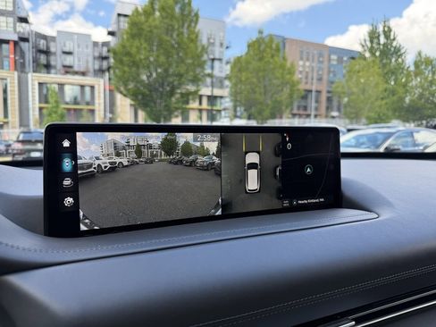 Used 2024 Genesis GV80 3.5T w/ Advanced Package image 37