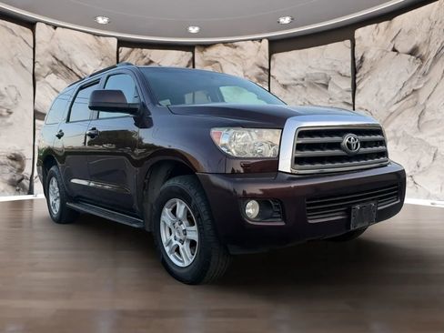 Used 2015 Toyota Sequoia SR5 w/ Premium Package RWD image 3