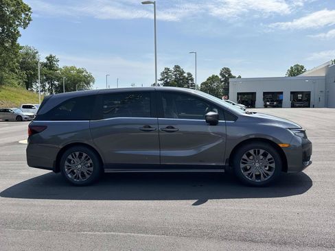 New 2026 Honda Odyssey Touring image 31