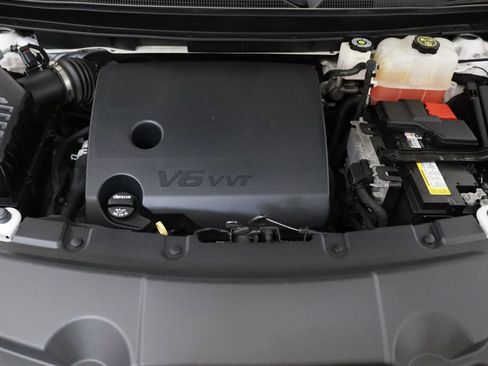 Used 2021 Chevrolet Traverse Premier AWD/4WD image 38