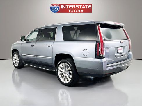 Used 2019 Cadillac Escalade ESV Luxury AWD/4WD image 5
