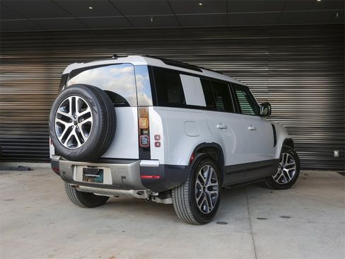 Used 2026 Land Rover Defender 110 S image 7