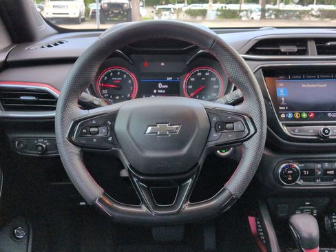 Used 2023 Chevrolet TrailBlazer RS w/ Sun and Liftgate Package FWD image 12