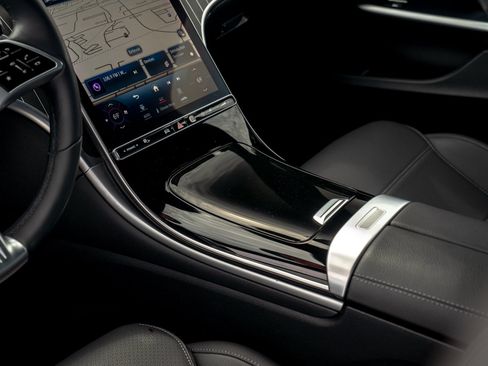 Certified 2024 Mercedes-Benz C 300 4MATIC Sedan image 17
