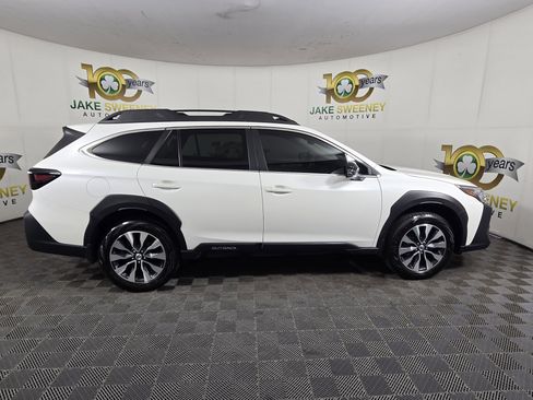 Used 2025 Subaru Outback Limited AWD/4WD image 10