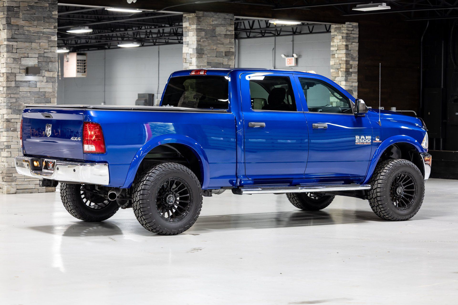 Used 2015 RAM 2500 Tradesman w/ Chrome Appearance Group AWD/4WD image 16