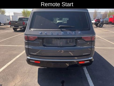Used 2023 Jeep Wagoneer L Series II image 8