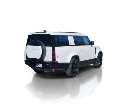Used 2024 Land Rover Defender 130 X-Dynamic SE AWD/4WD image 8