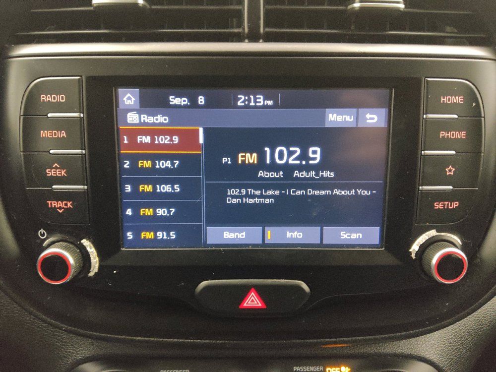 Used 2020 Kia Soul LX FWD image 25