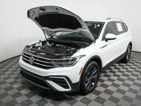 Certified 2022 Volkswagen Tiguan SE image 29