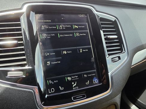 Used 2018 Volvo XC90 T6 Momentum w/ Convenience Package AWD/4WD image 44