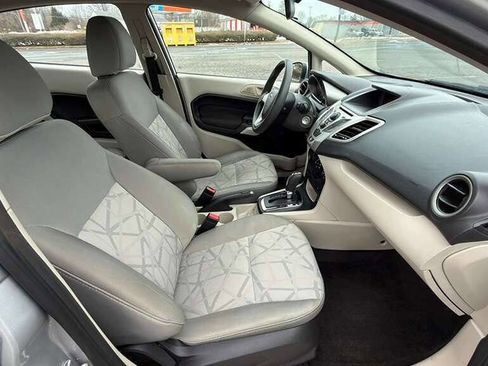 Used 2012 Ford Fiesta SE w/ Winter Pkg image 28