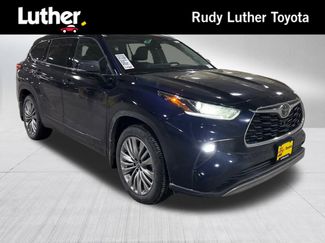Certified 2025 Toyota Highlander Platinum video 1