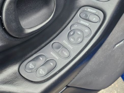 Used 2002 Chevrolet Corvette Convertible w/ Preferred Equipment Group2 image 18