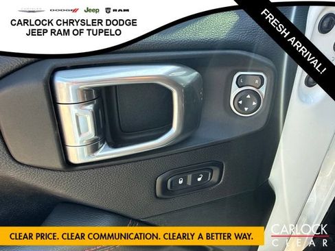 Used 2021 Jeep Gladiator Rubicon AWD/4WD image 12