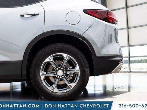 Used 2025 Chevrolet Blazer LT AWD/4WD image 29