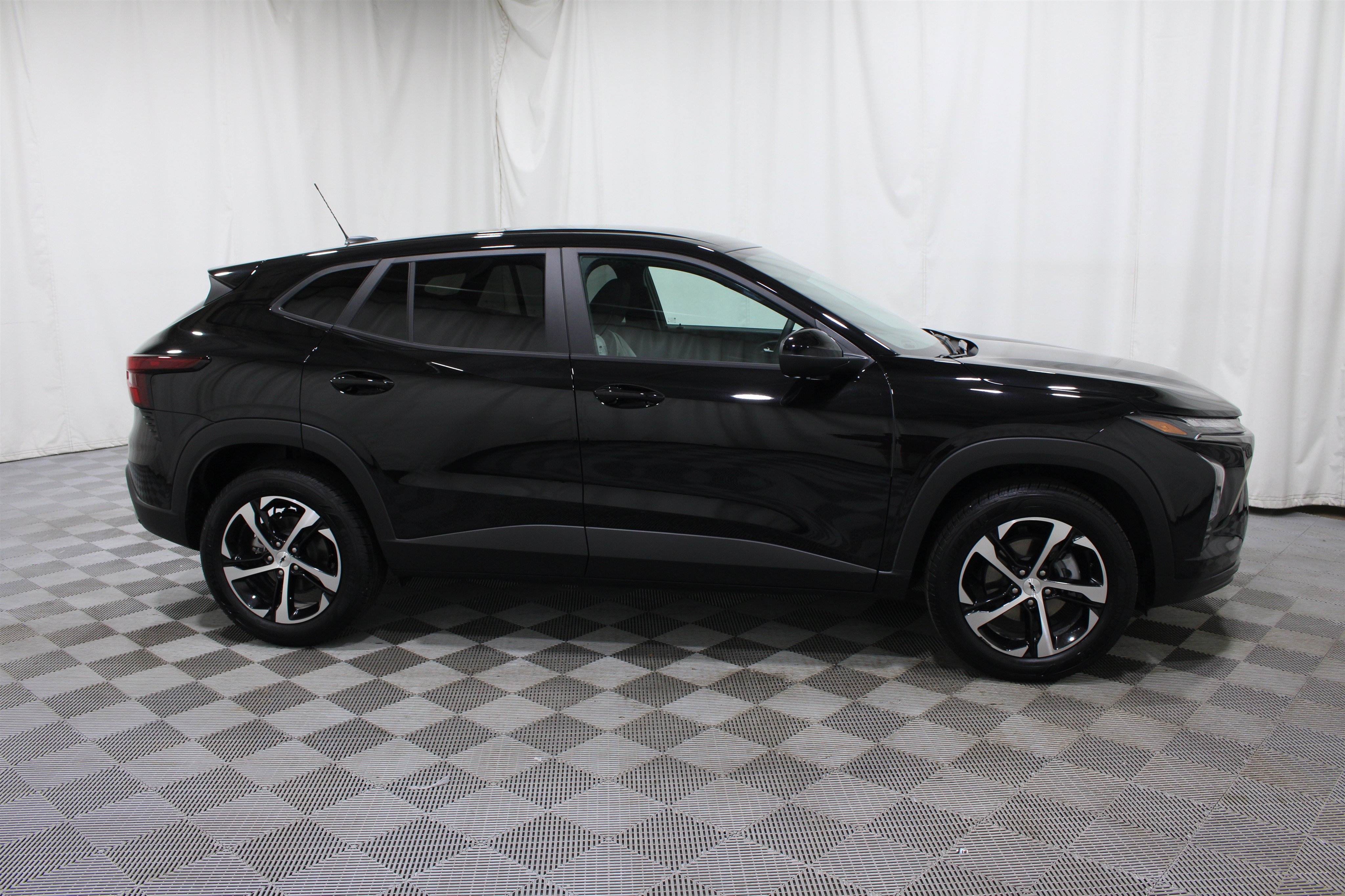 New 2026 Chevrolet Trax RS w/ Driver Confidence Package FWD image 27