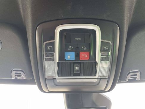 Used 2025 RAM 1500 4x4 Crew Cab image 28